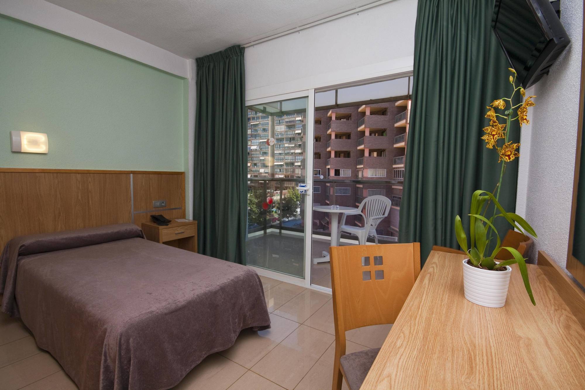 Hotel Perla Benidorm Kültér fotó