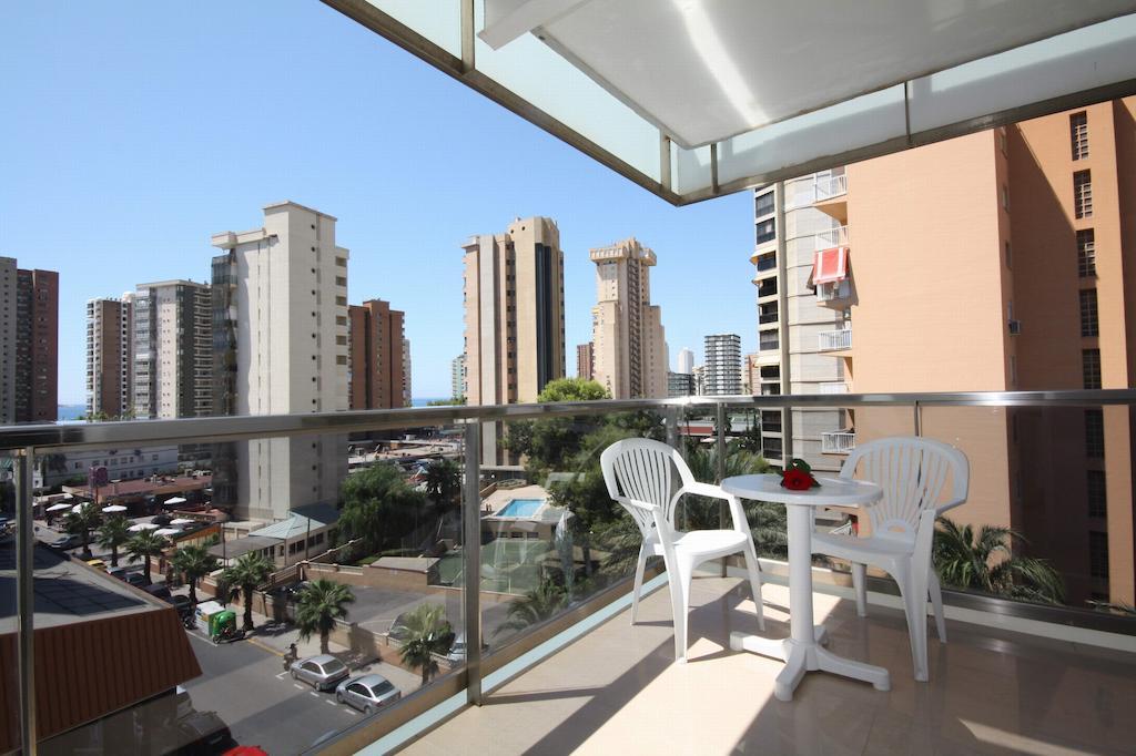 Hotel Perla Benidorm Kültér fotó